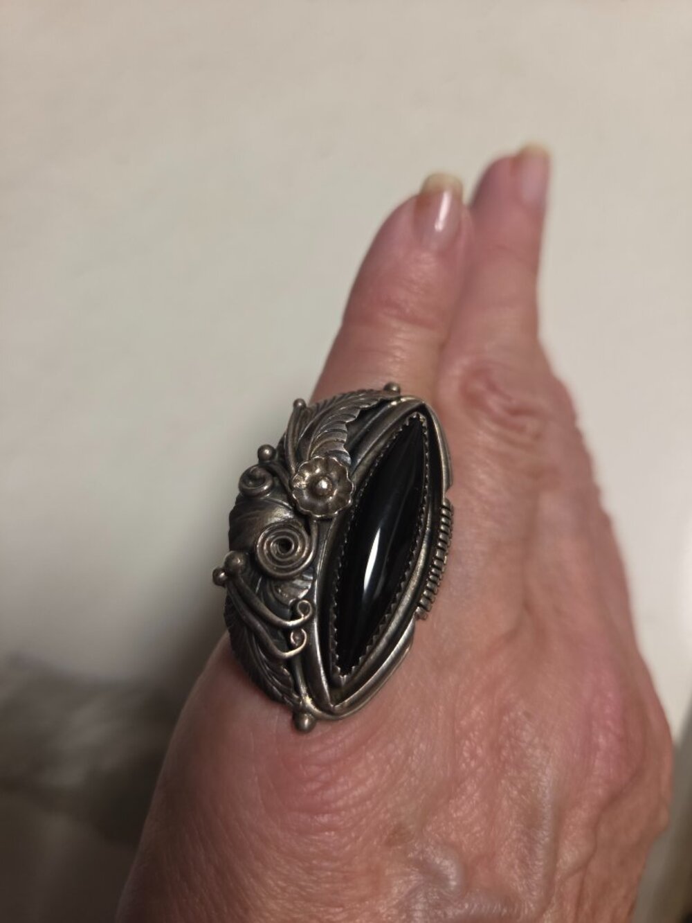 Silver ring - Picture 2 of 2